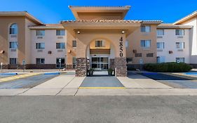 Comfort Inn & Suites Near Kino Sports Complex